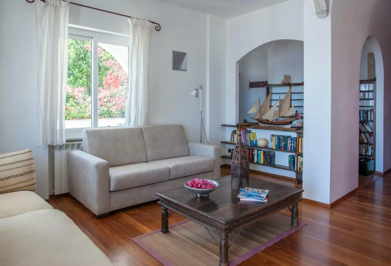 Ferienhaus Villa Eliodora - Due Appartamenti Arenzano